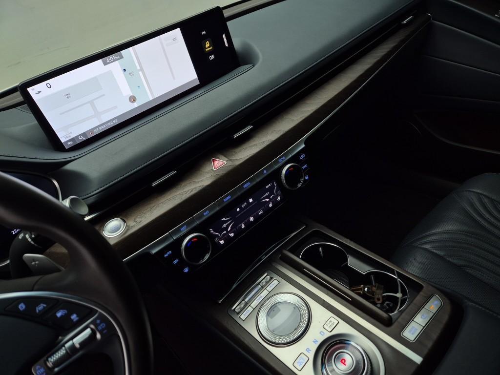 Genesis G80 - Vista 10