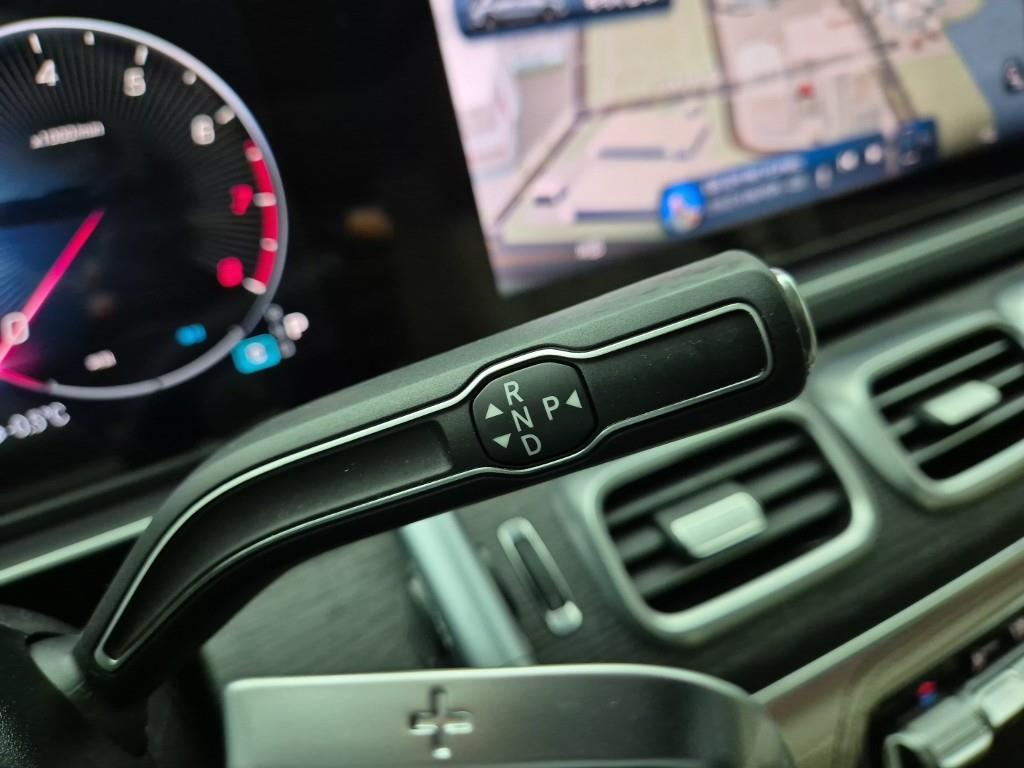 Mercedes Benz GLE Class - Vista 8