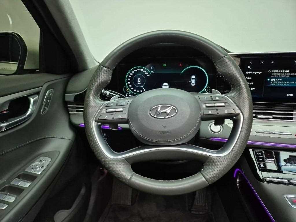 HYUNDAI Grandeur - Vista 9