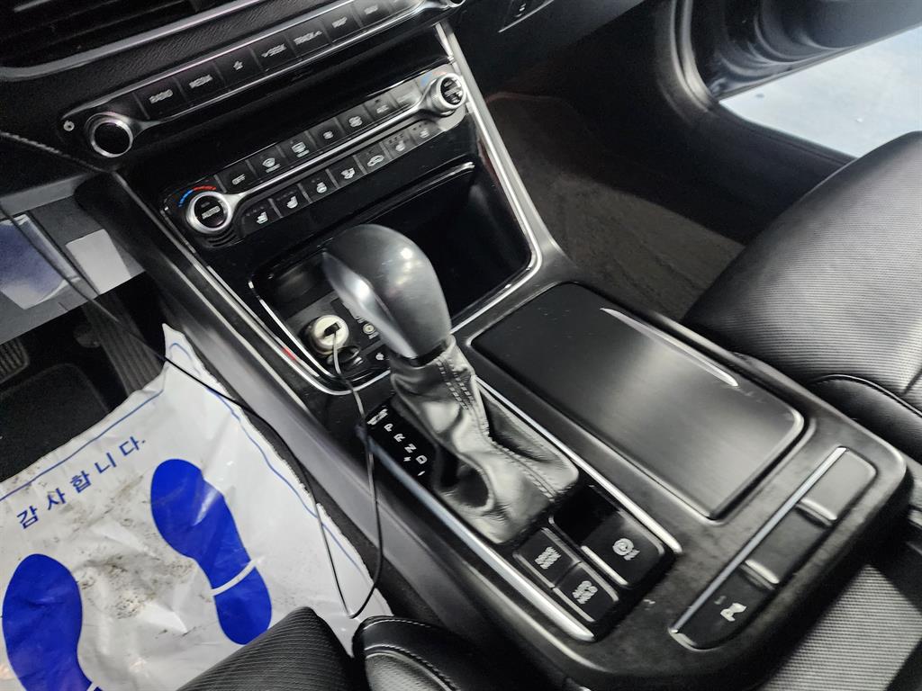 HYUNDAI Grandeur - Vista 11