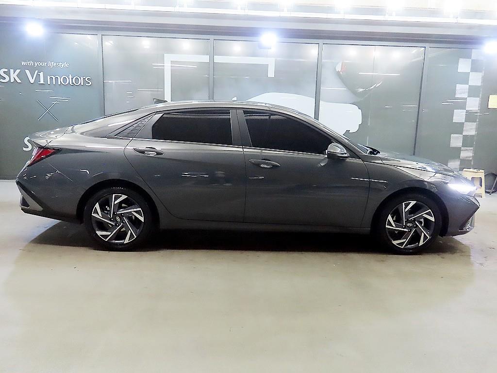 HYUNDAI Avante - Vista 3