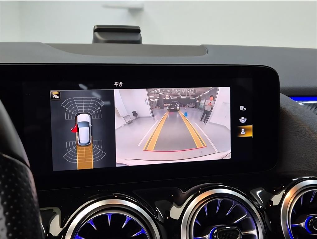 Mercedes Benz GLA Class - Vista 8