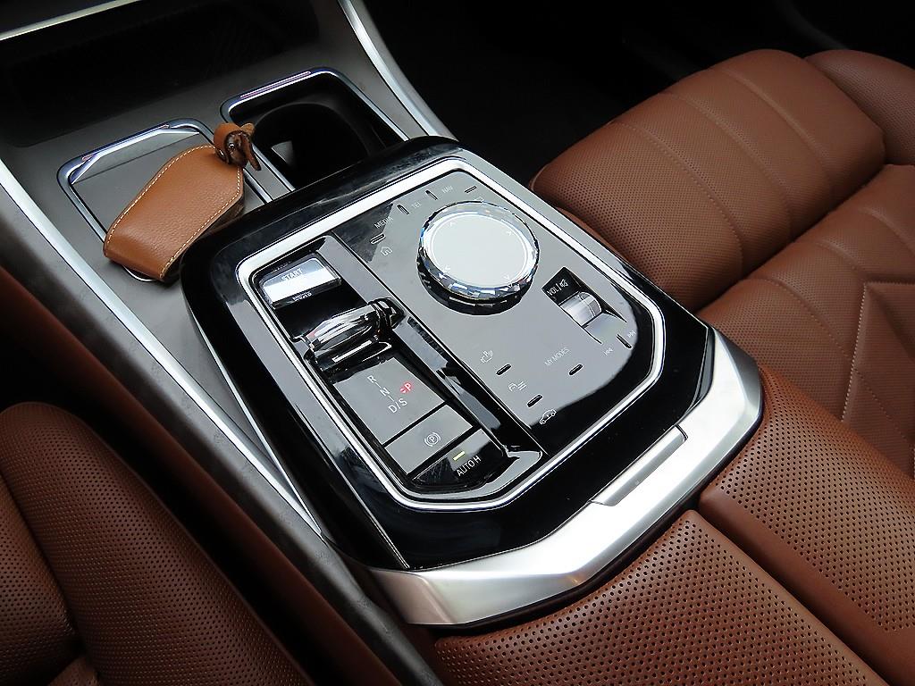 BMW 7 Series - Vista 11