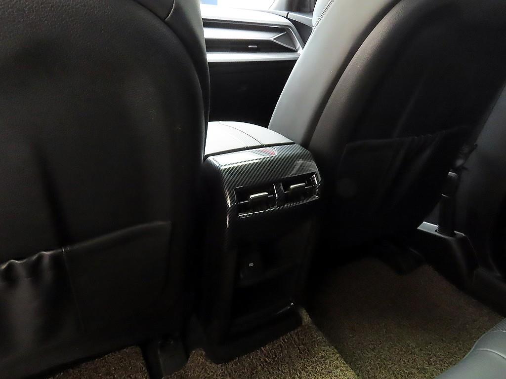 Ssangyong Torres - Vista 11