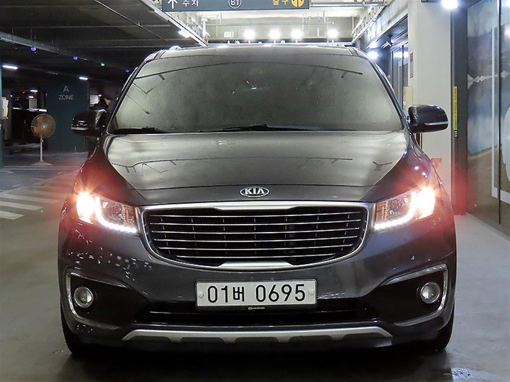 KIA Carnival - Vista 2