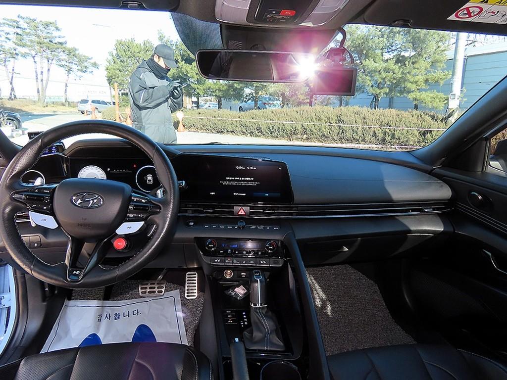 HYUNDAI Avante - Vista 7