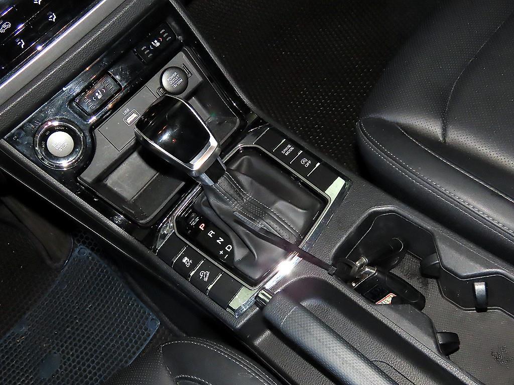 Ssangyong Korando - Vista 12