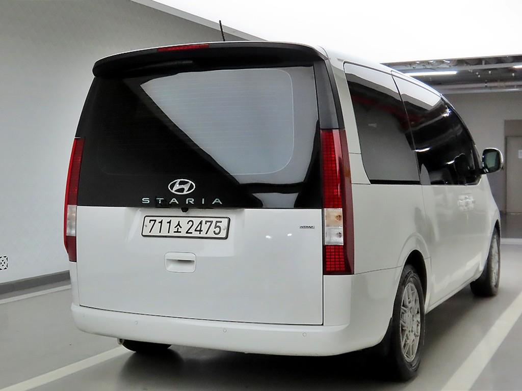 HYUNDAI Staria - Vista 4