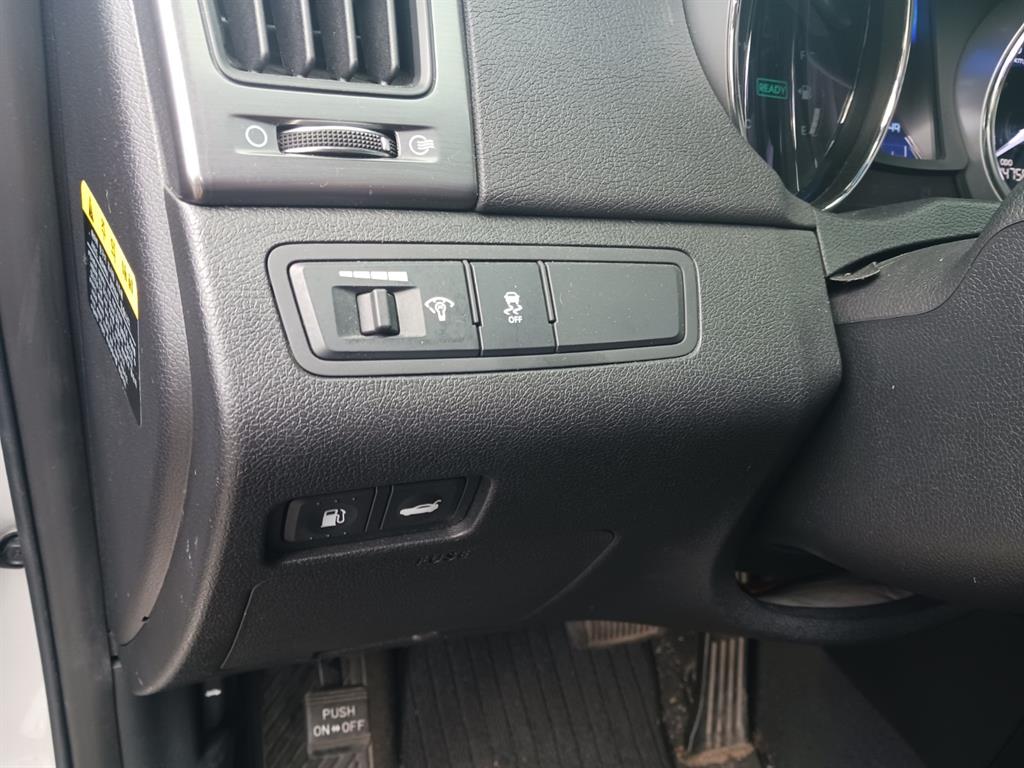 HYUNDAI Sonata - Vista 11