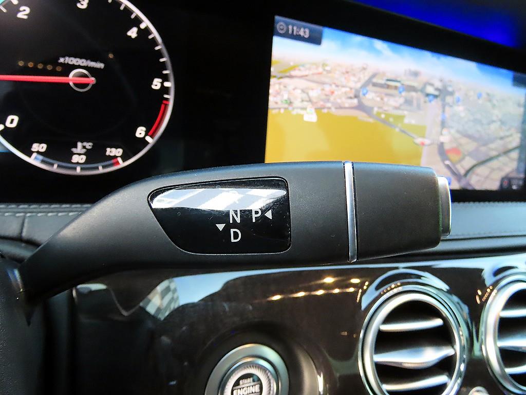 Mercedes Benz S Class - Vista 11