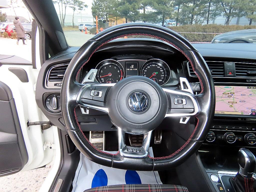 Volkswagen Golf - Vista 8