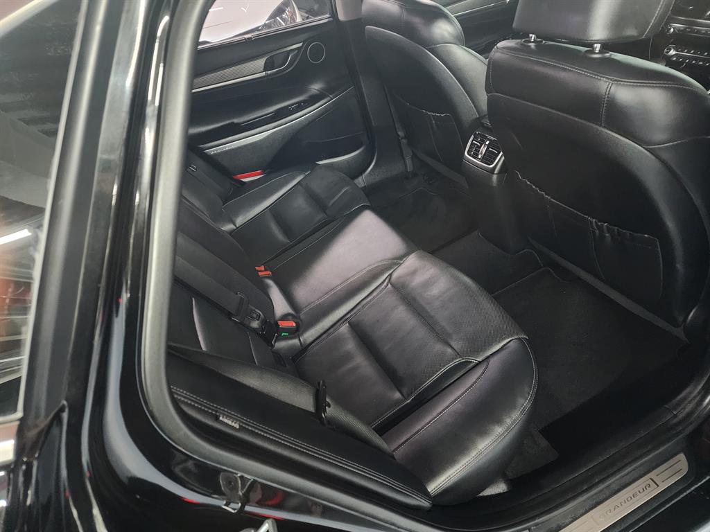 HYUNDAI Grandeur - Vista 6