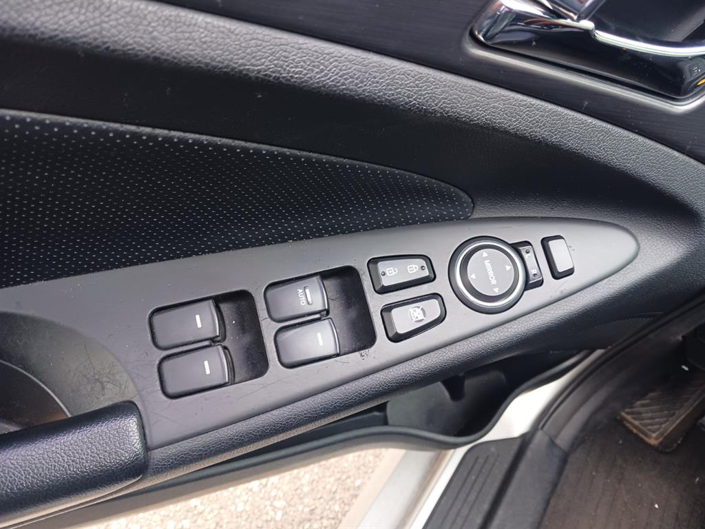 HYUNDAI Sonata - Vista 9