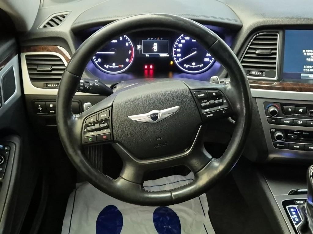 HYUNDAI Genesis - Vista 9