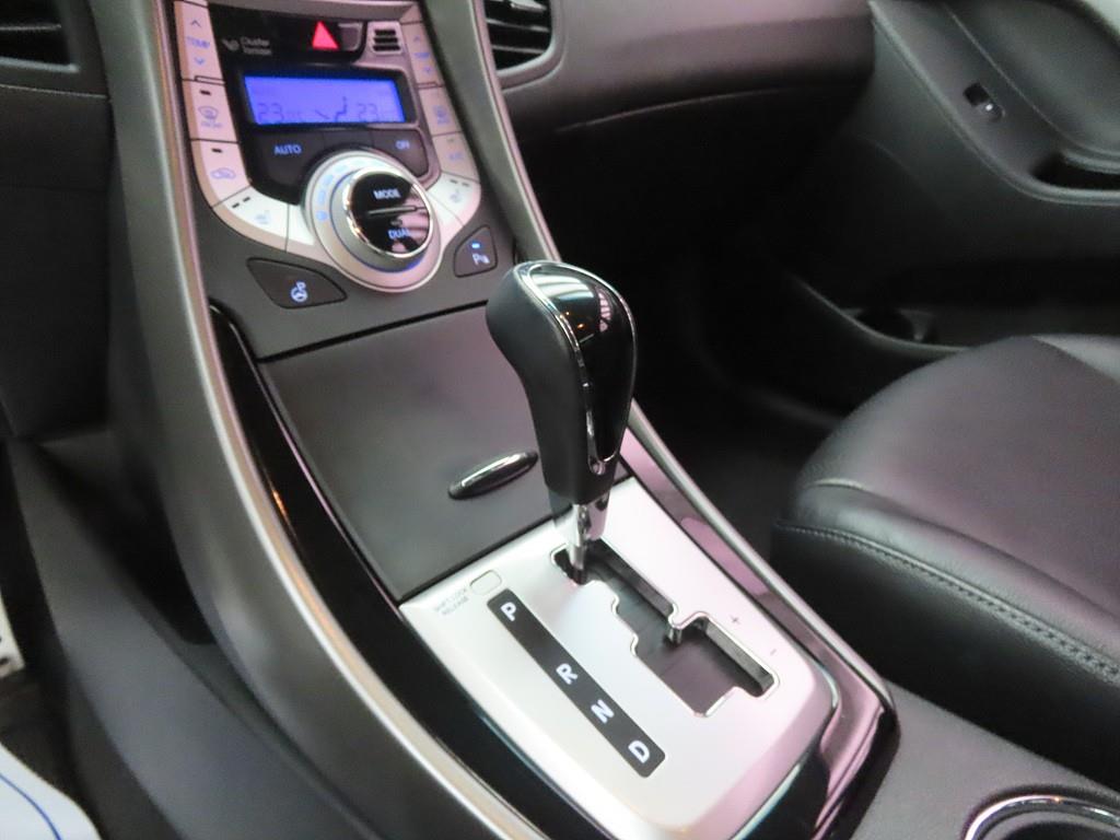 HYUNDAI Avante - Vista 12