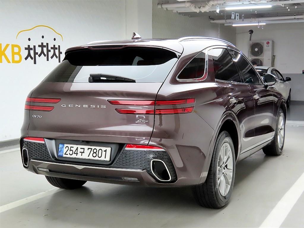 Genesis GV70 - Vista 4