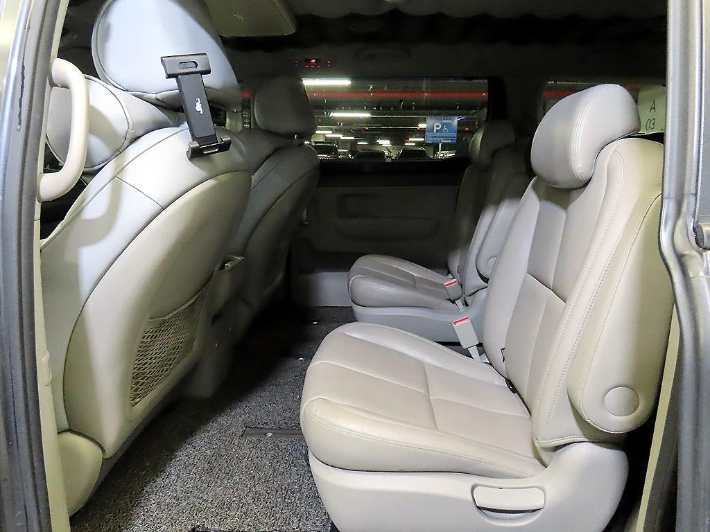 KIA Carnival - Vista 7