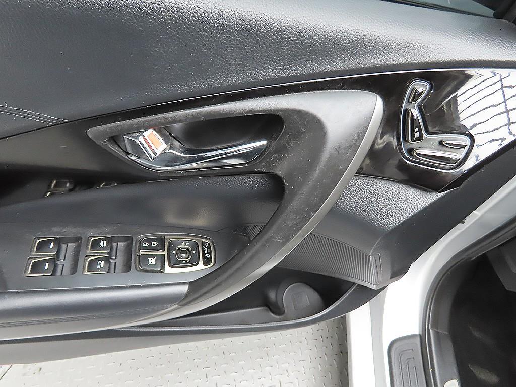 HYUNDAI Grandeur 2012 Gris - Importación desde Corea - HF Imports Iquique - Foto 15