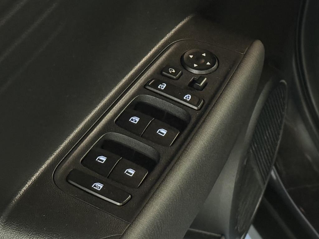 HYUNDAI Casper - Vista 10