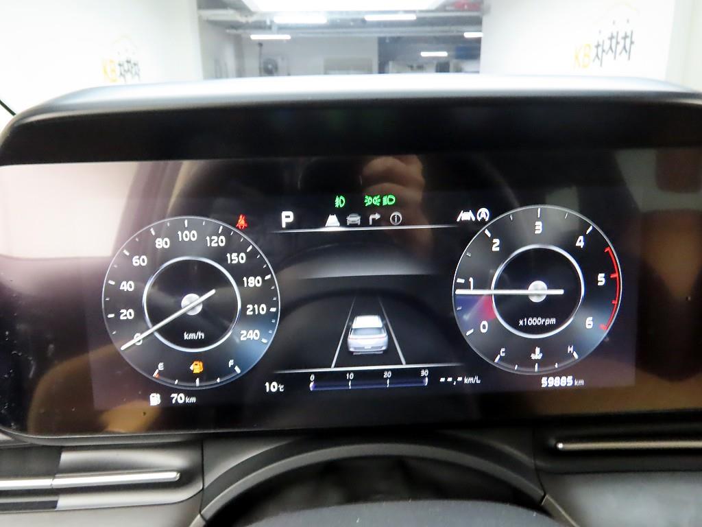 KIA Carnival - Vista 5