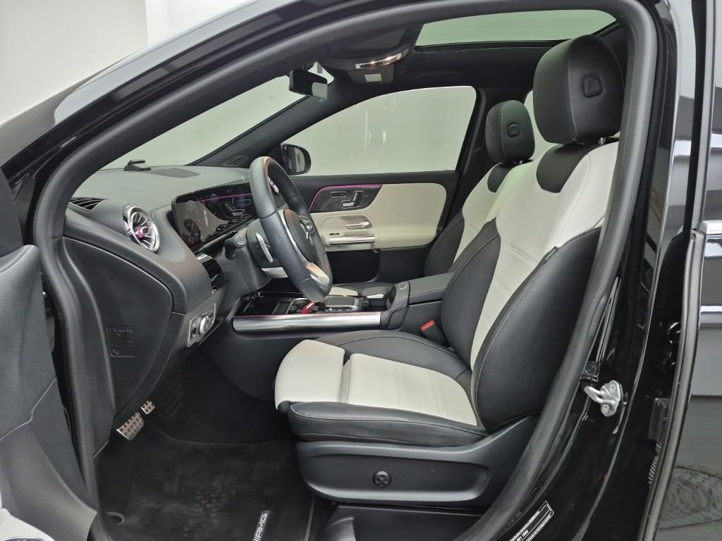 Mercedes Benz GLA Class - Vista 11