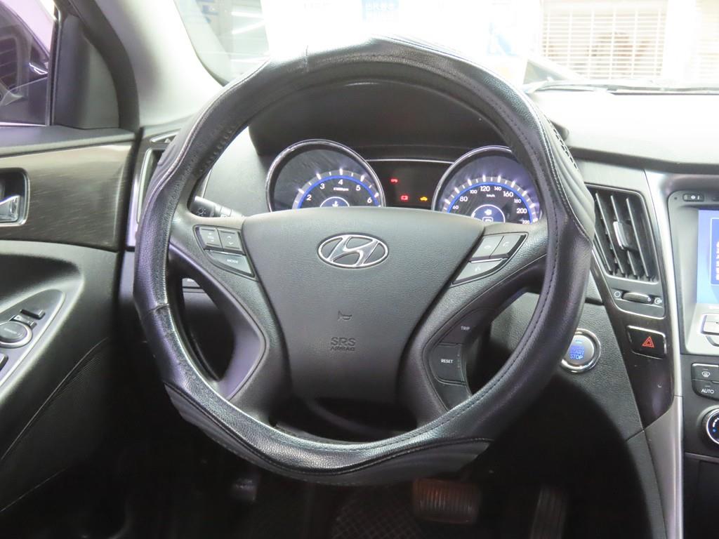 HYUNDAI Sonata 2012 Negro - Importación desde Corea - HF Imports Iquique - Foto 18