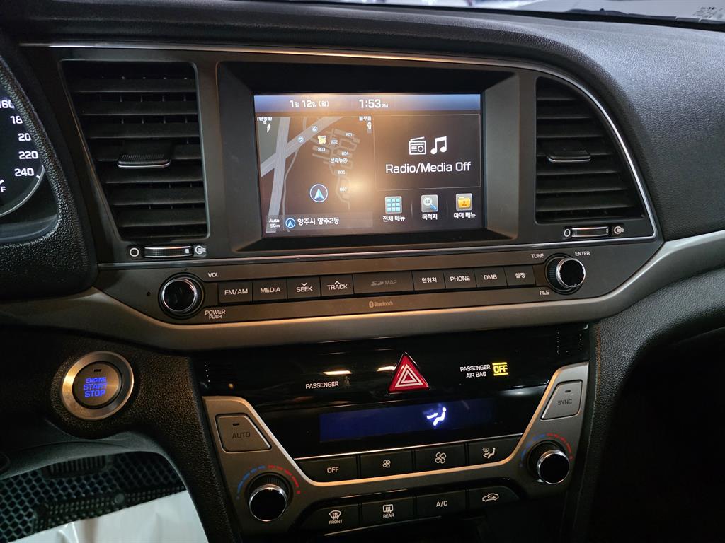 HYUNDAI Avante - Vista 12