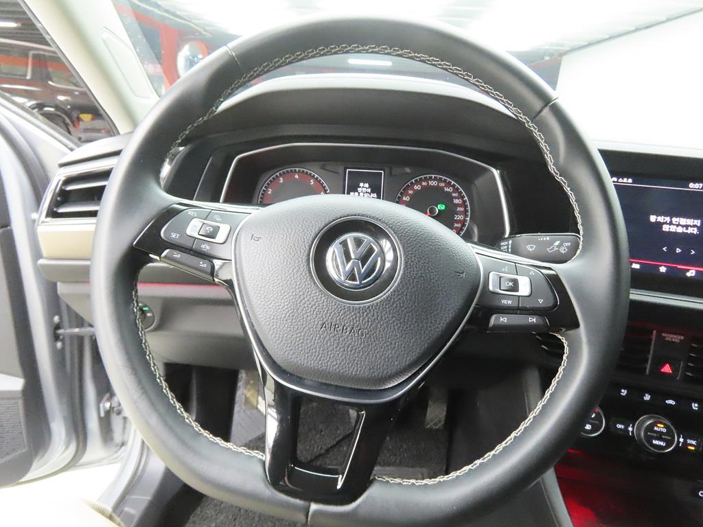 Volkswagen Jetta - Vista 8