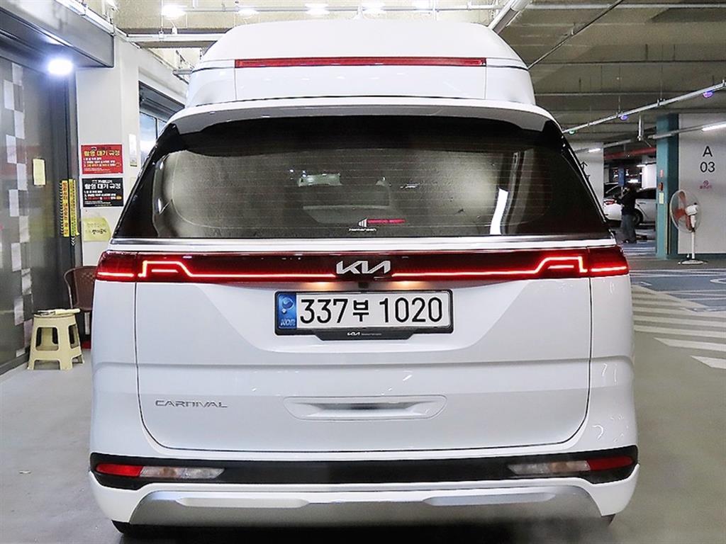 KIA Carnival - Vista 5