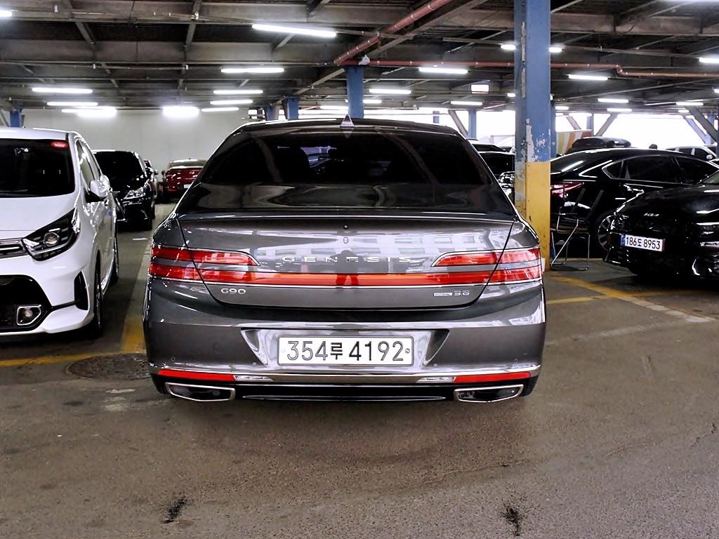 Genesis G90 - Vista 5