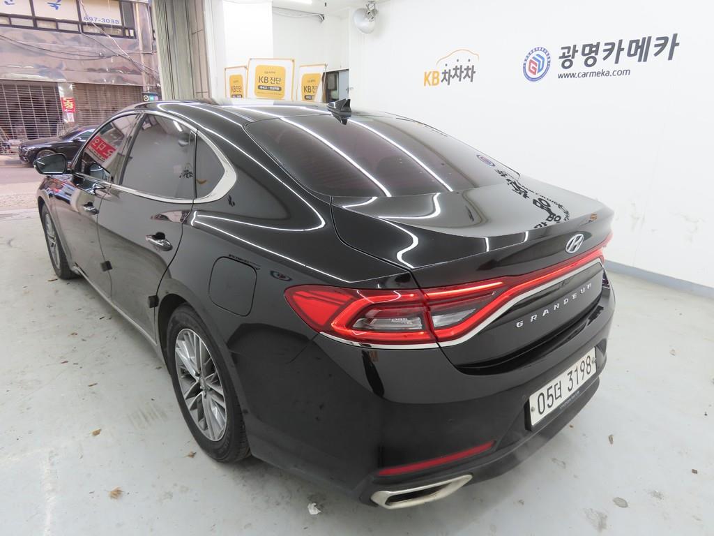 HYUNDAI Grandeur - Vista 4