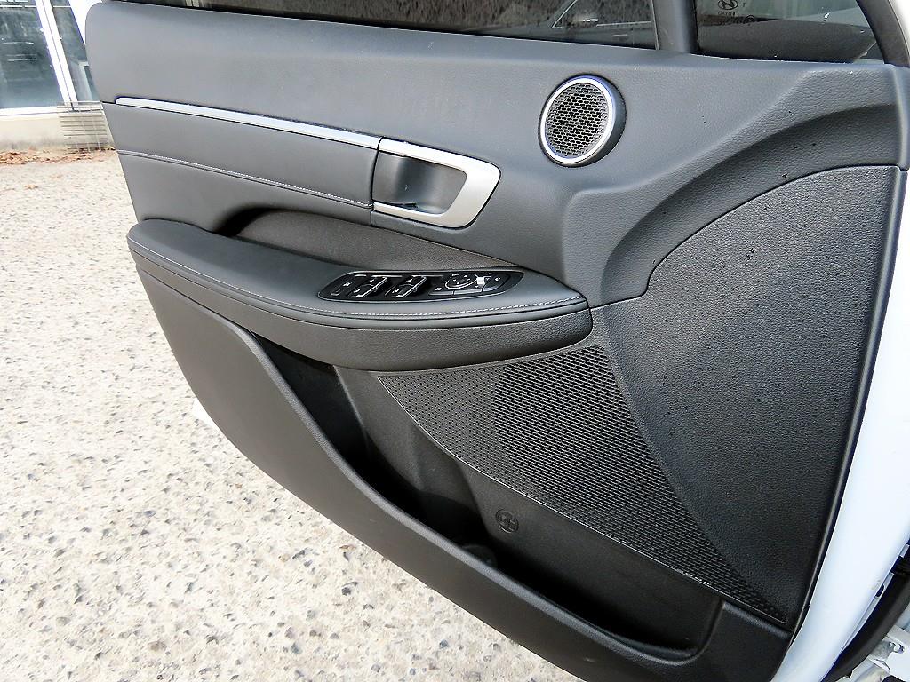 HYUNDAI Sonata - Vista 12