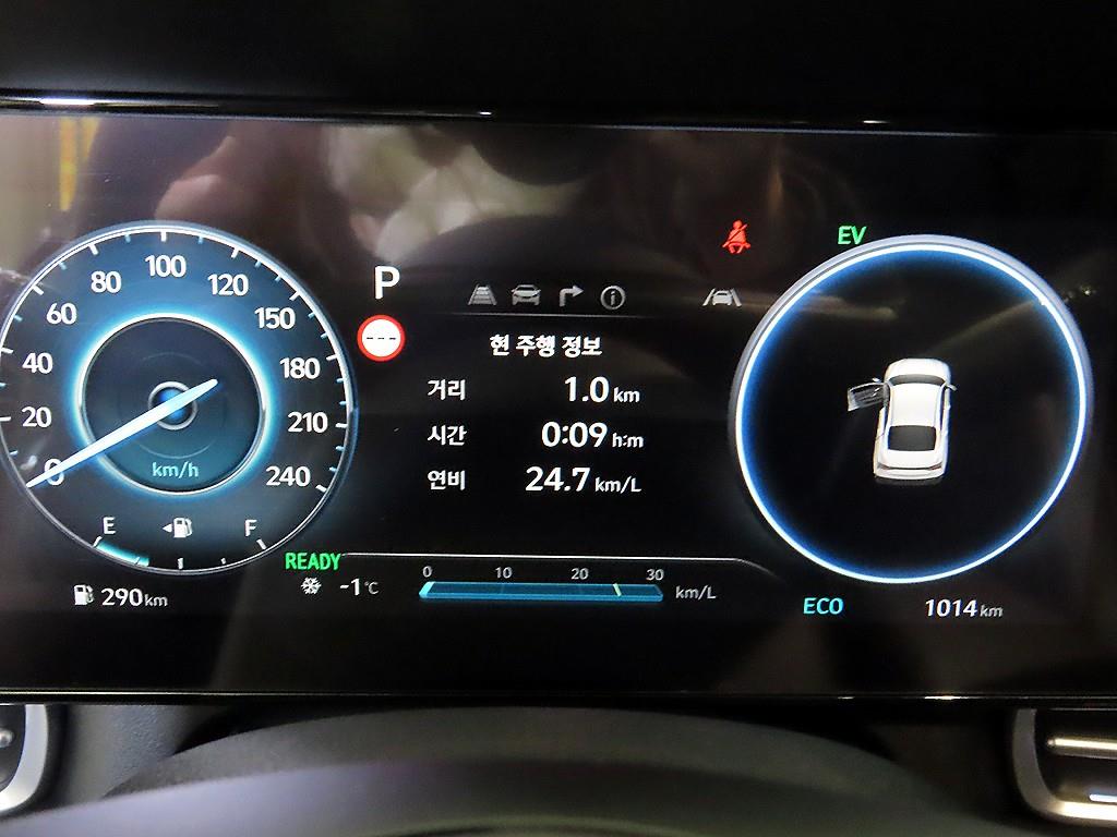 HYUNDAI Avante - Vista 9