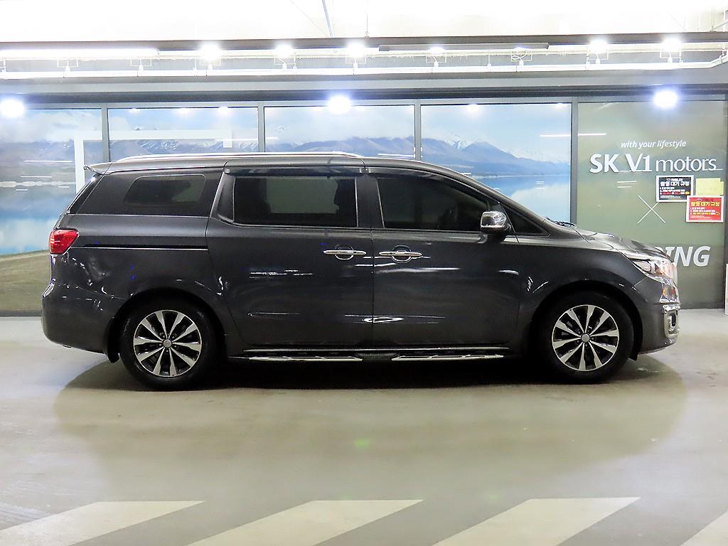KIA Carnival - Vista 3