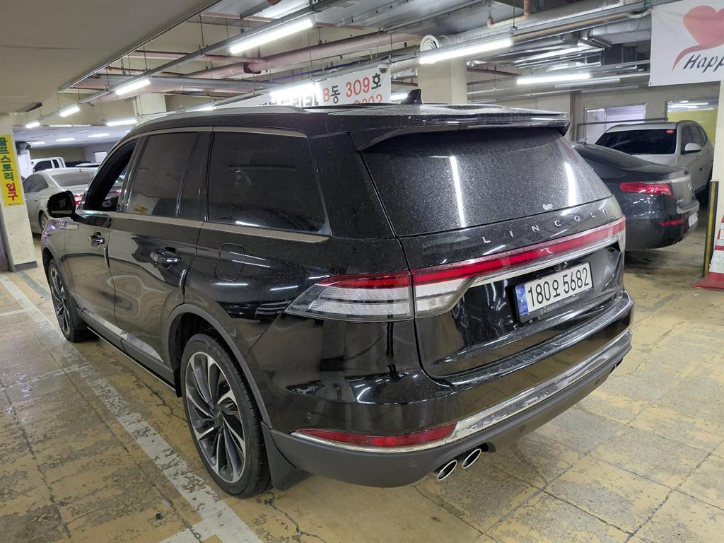 Lincoln Aviator - Vista 6
