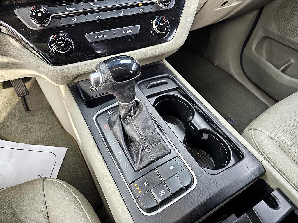 KIA Carnival 2015 Plateado - Importación desde Corea - HF Imports Iquique - Foto 13