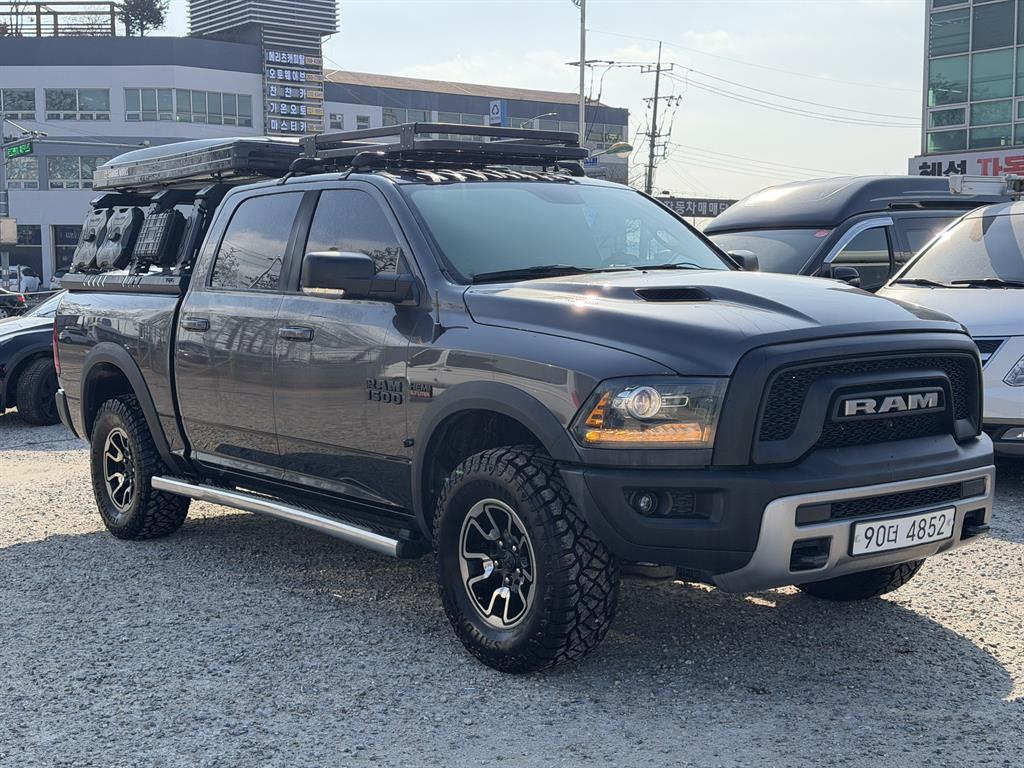 DODGE Rampic Up - Vista 5