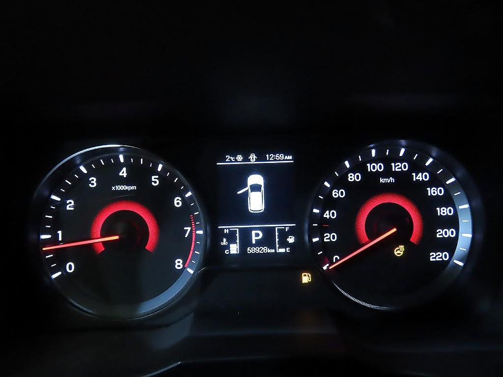 Ssangyong Tivoli - Vista 9