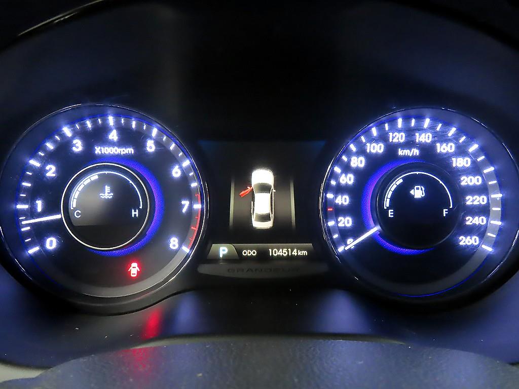 HYUNDAI Grandeur - Vista 8