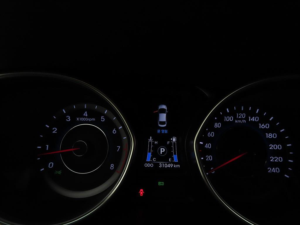 HYUNDAI Avante - Vista 6