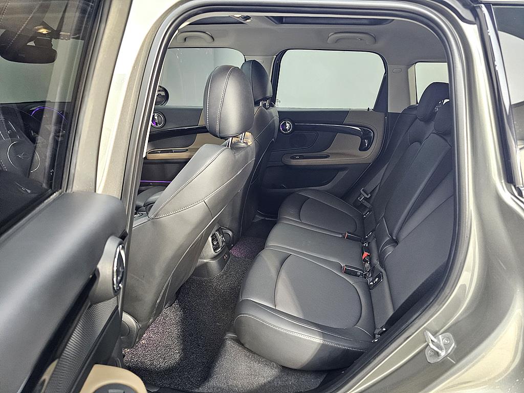 Mini Countryman - Vista 8