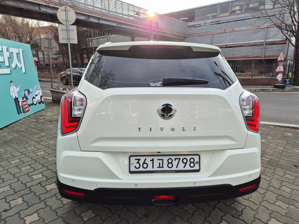 Ssangyong Tivoli - Vista 4