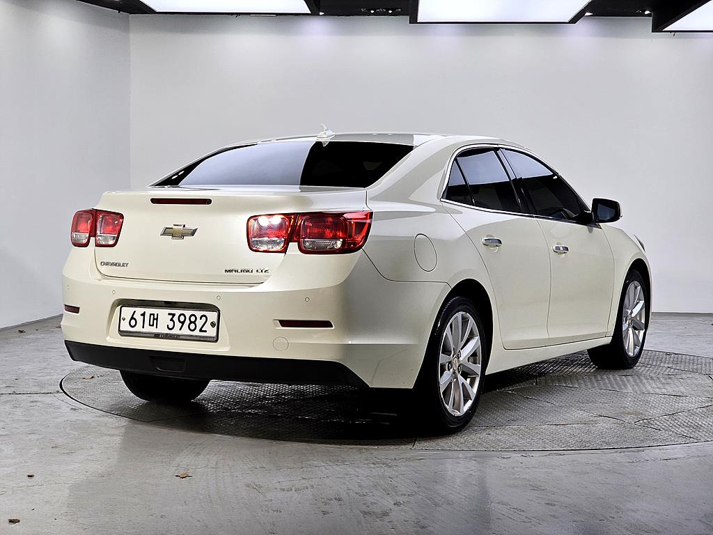 Chevrolet Malibu - Vista 4