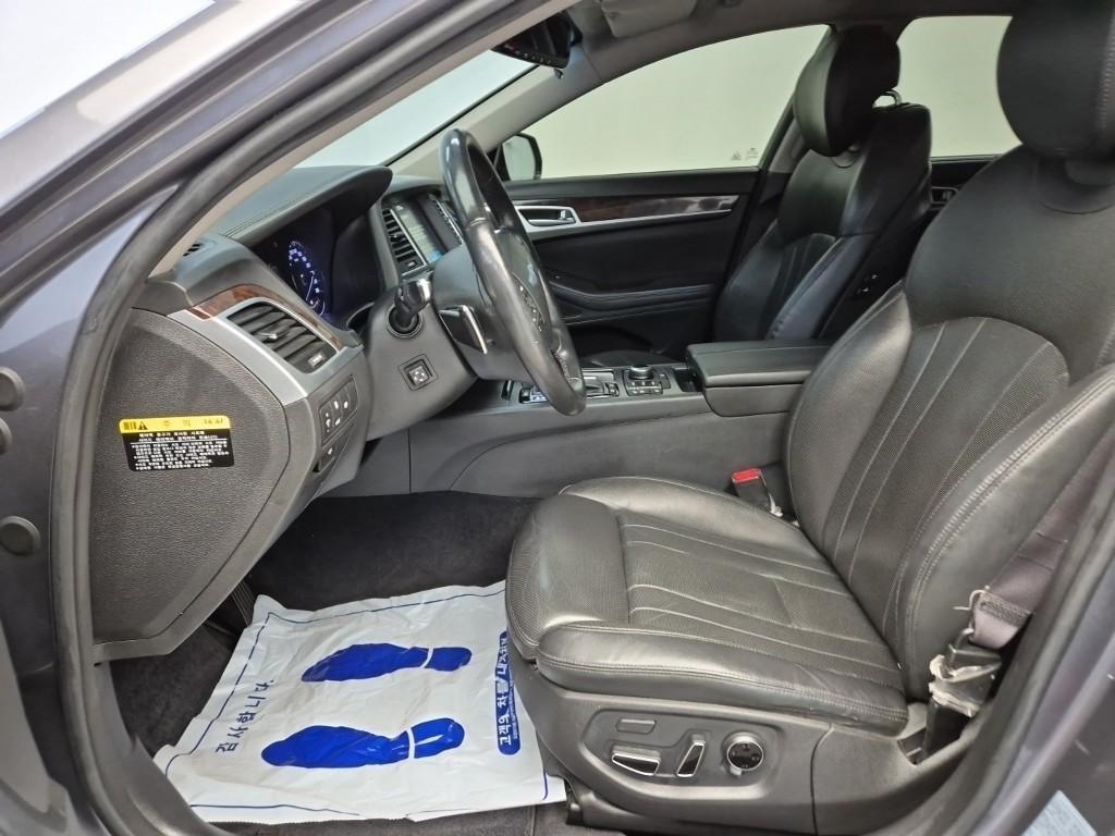 HYUNDAI Genesis - Vista 11