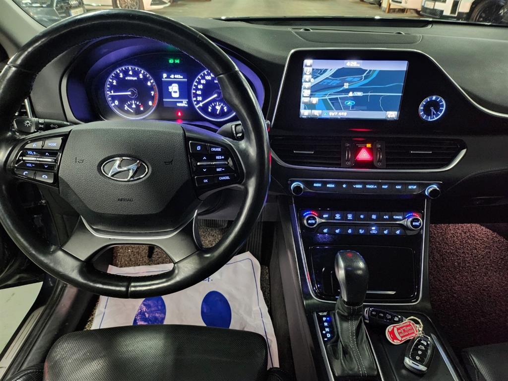 HYUNDAI Grandeur - Vista 10