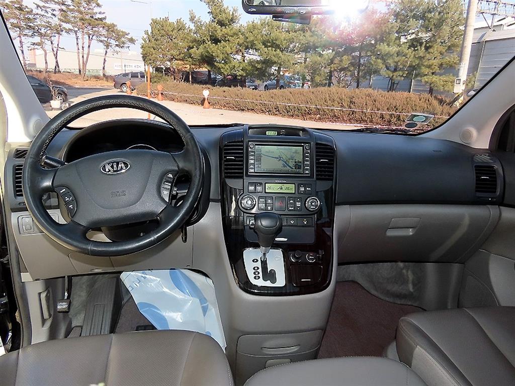 KIA Carnival - Vista 8
