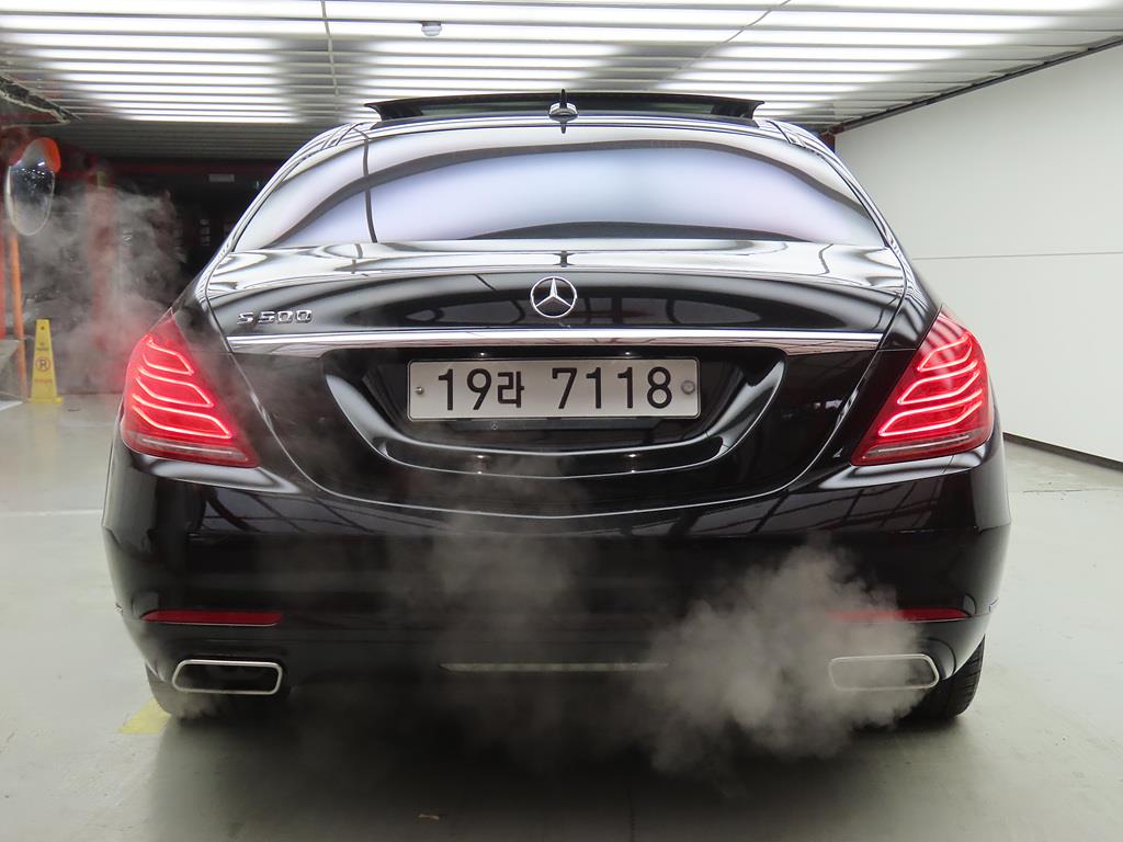 Mercedes Benz S Class - Vista 4