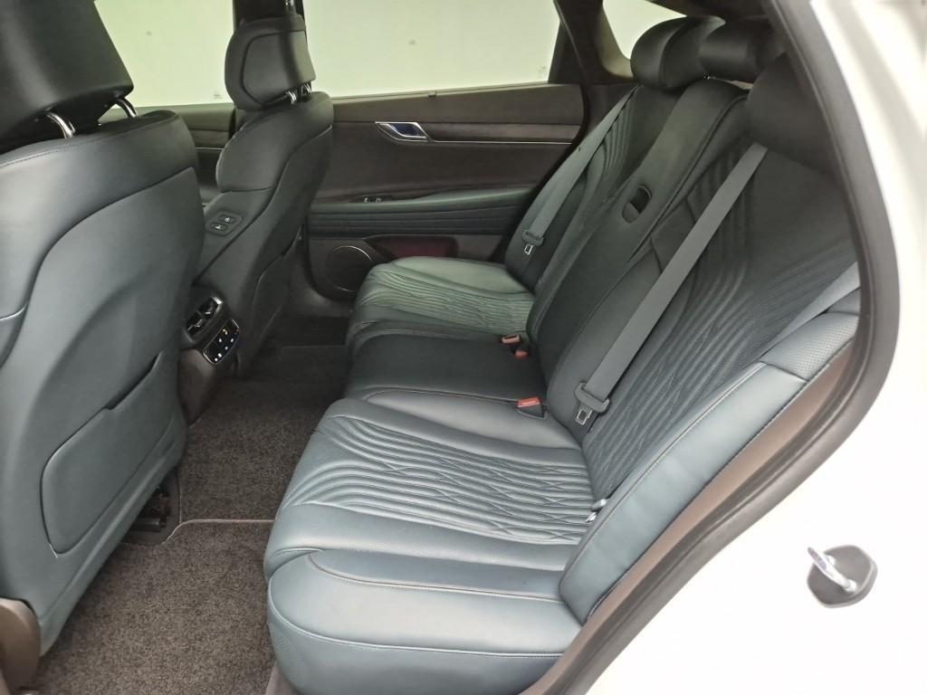 Genesis G80 - Vista 12