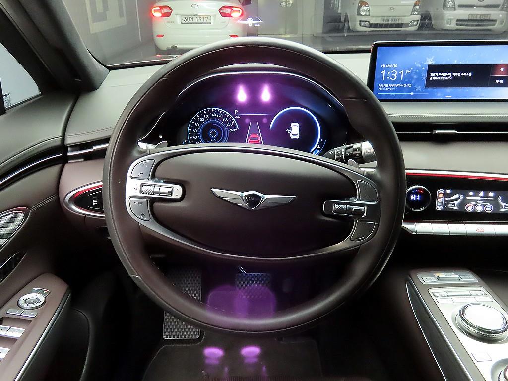 Genesis GV70 - Vista 8