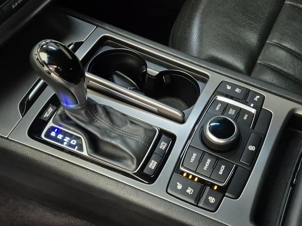 HYUNDAI Genesis - Vista 8